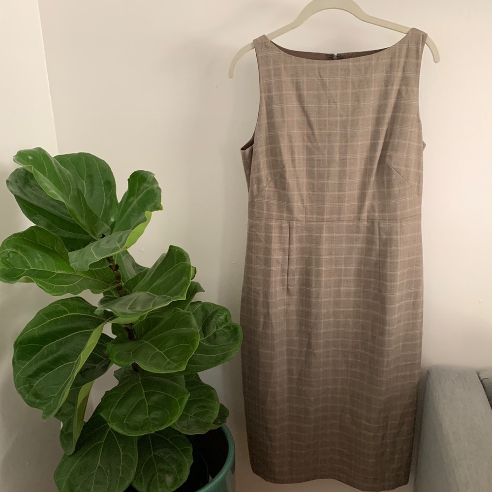Brown Banana Republic Stretch Dress Size 12
